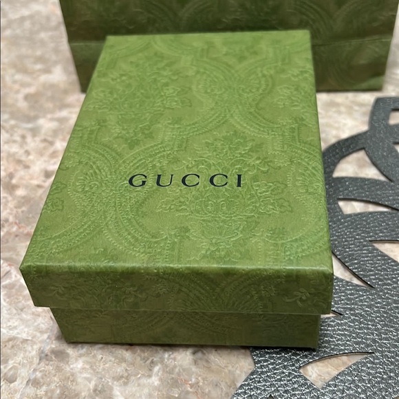 GUCCI CARDHOLDER NEW COLLECTION (NEVER USED) - Picture 7 of 7